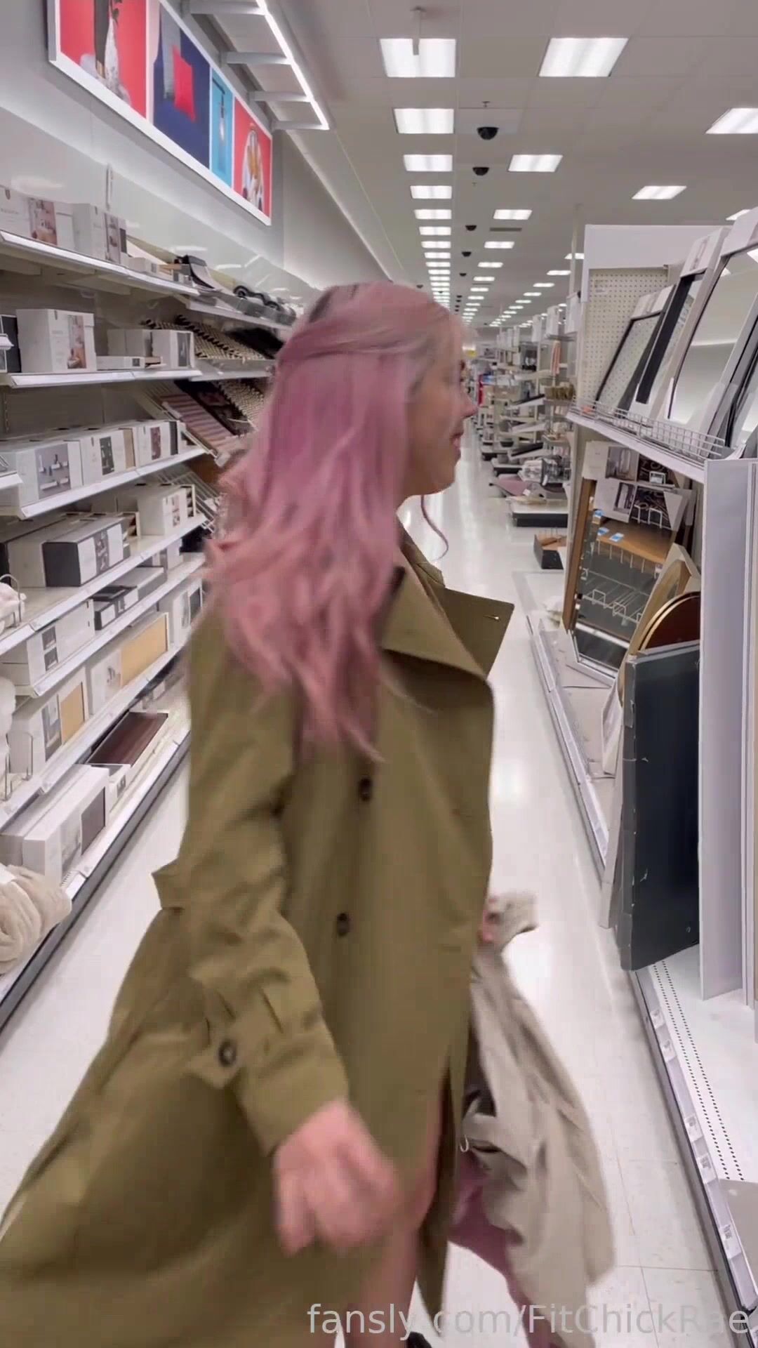 FitChickRae I pee, show my butt, and get naked in public