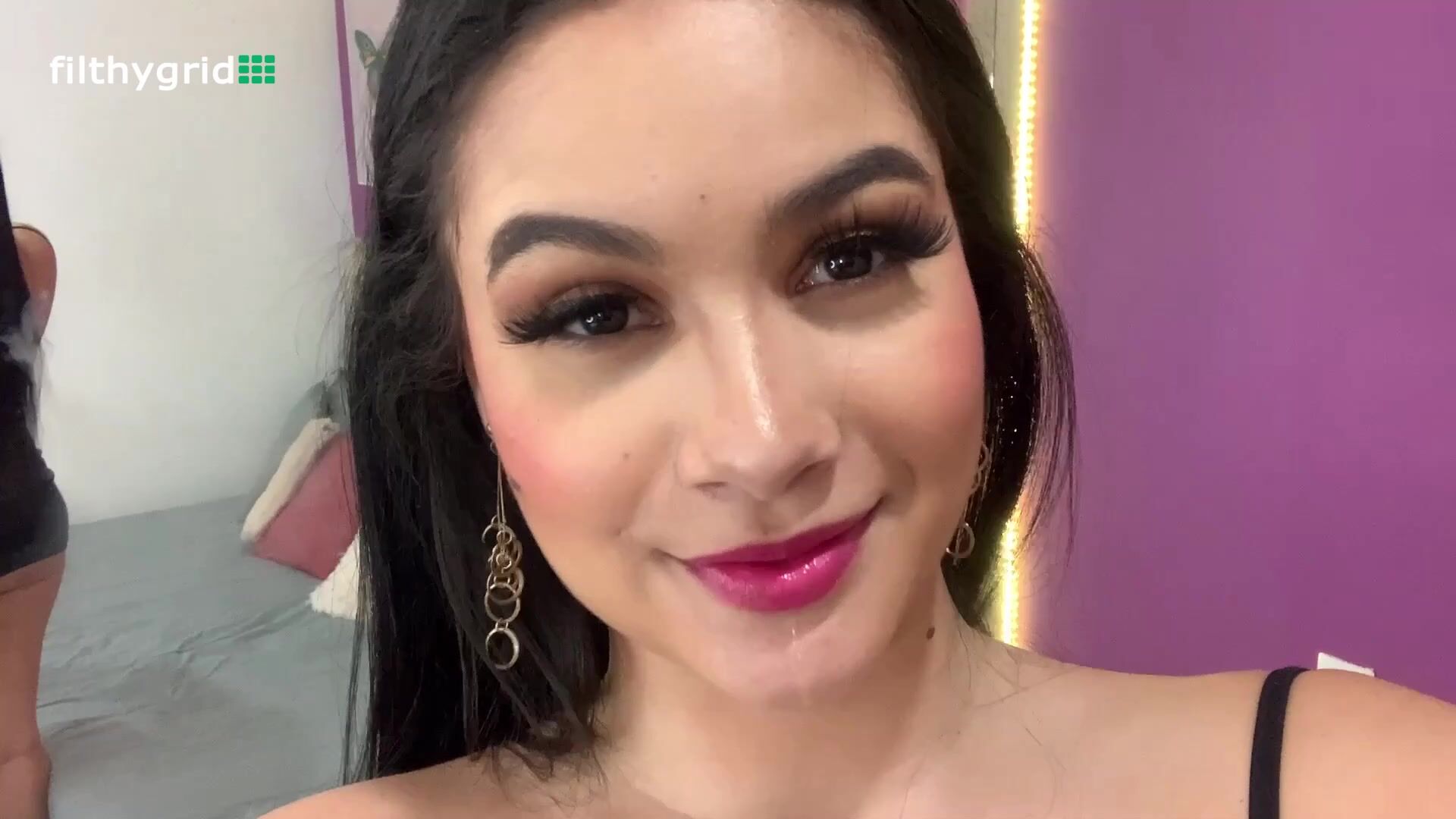 GabbyGaitan farting Giantess vores you