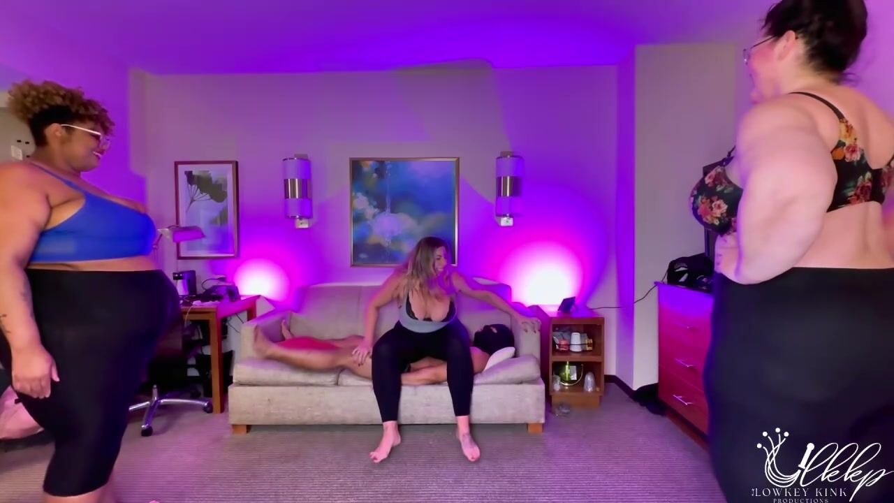 Hoodman's Amazon Birthday: Squashing, Butt Drops, Spanking, Chest & Facesitting with Amanda, Jaded a