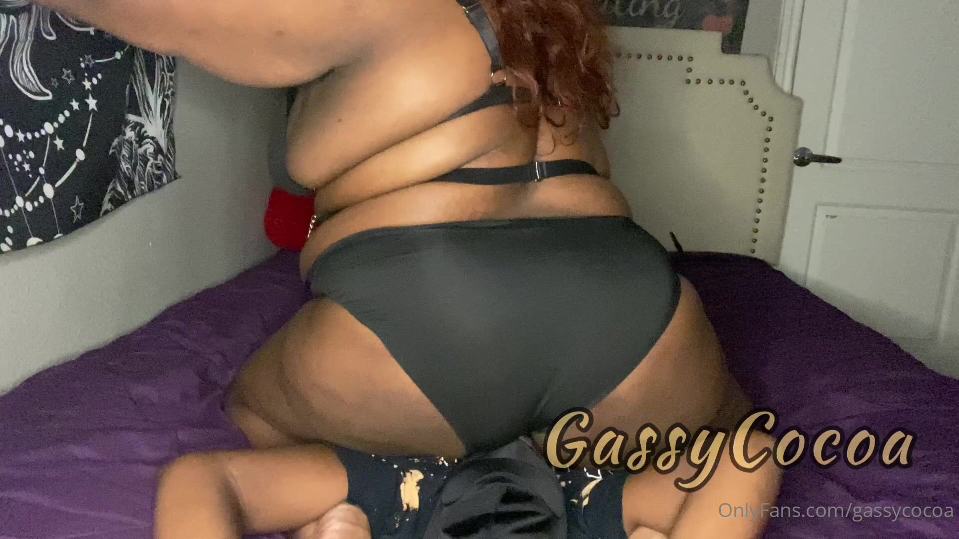 GassyCocoa - Facesitting Farts