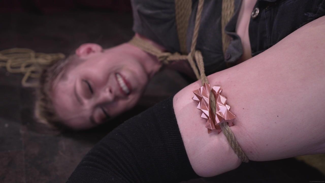 lezdom shibari rope
