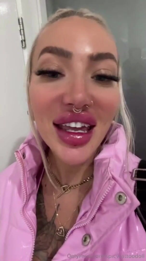 Bimbo Lips - SpicyTattooDoll - Compilation (some Smoking)