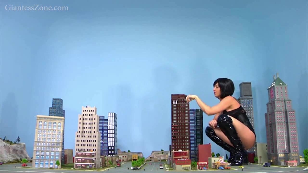 Giantess Kbella - To Hot to Handle