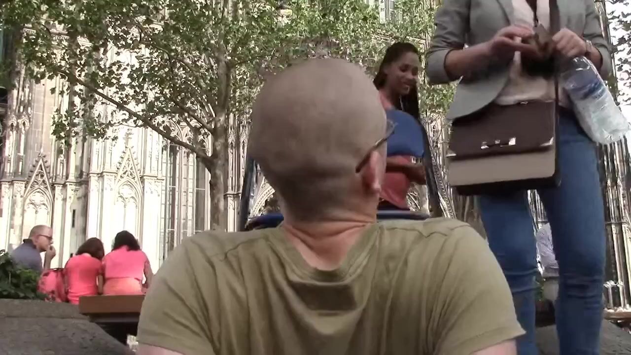 Public footstool