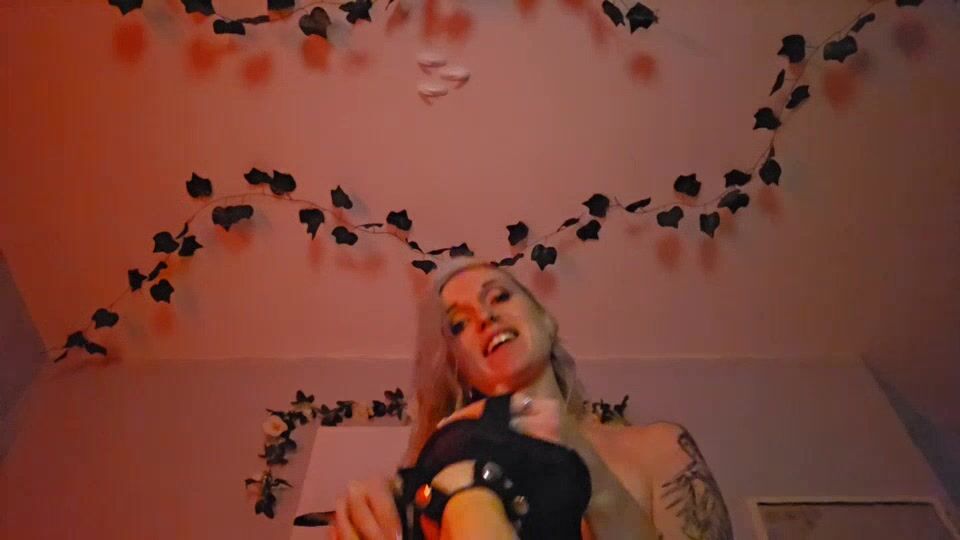 lexi Snow-Girls Take Turns Pegging You