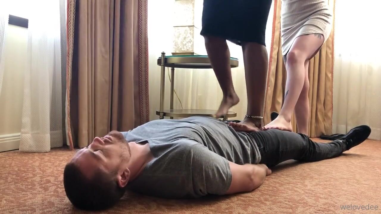 Goddess Dee aka Welovedee trample