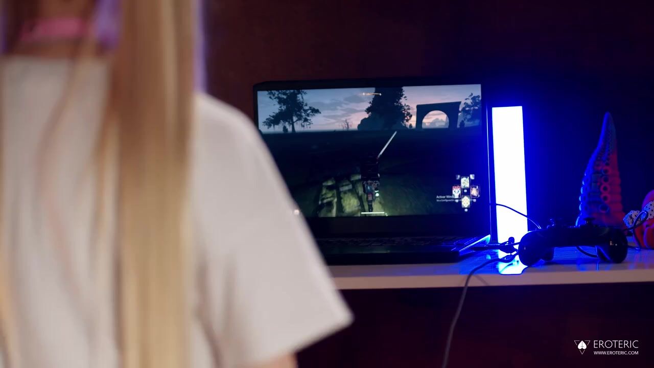 Dark princess facesitting gaming chair