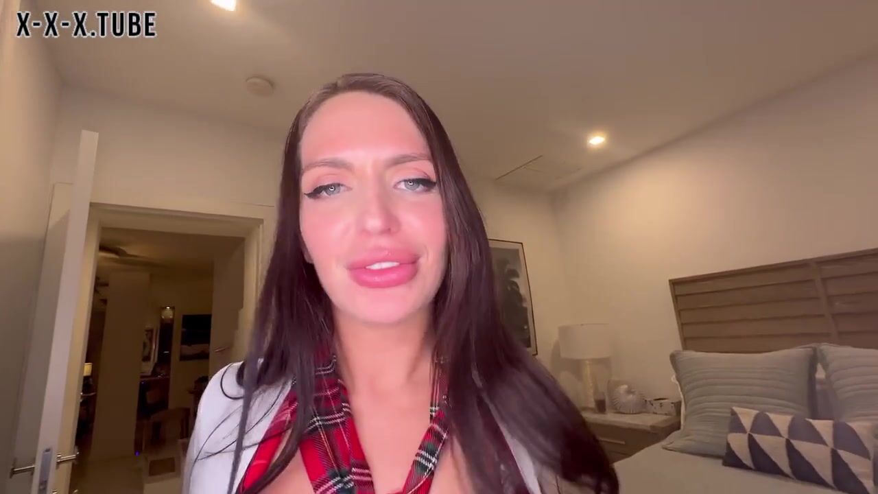 Honeybunny strapon fucks her friend after college