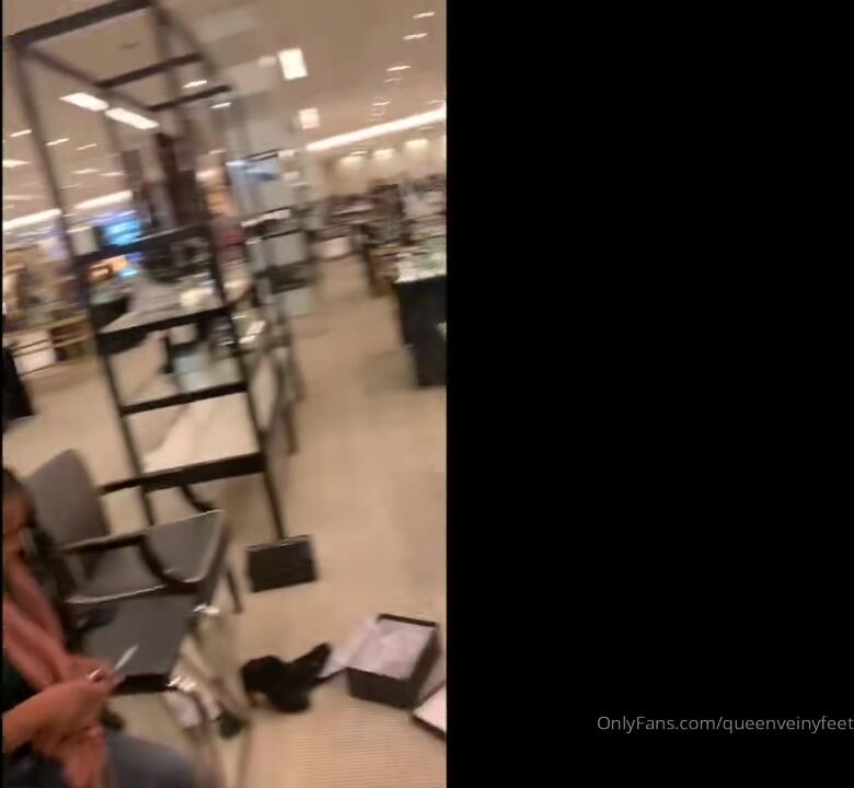 Tierra Doll - Shopping with slave