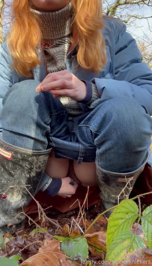 gingerknickers nature pee, god I love nothing more than squatting down outside, just as nature inten