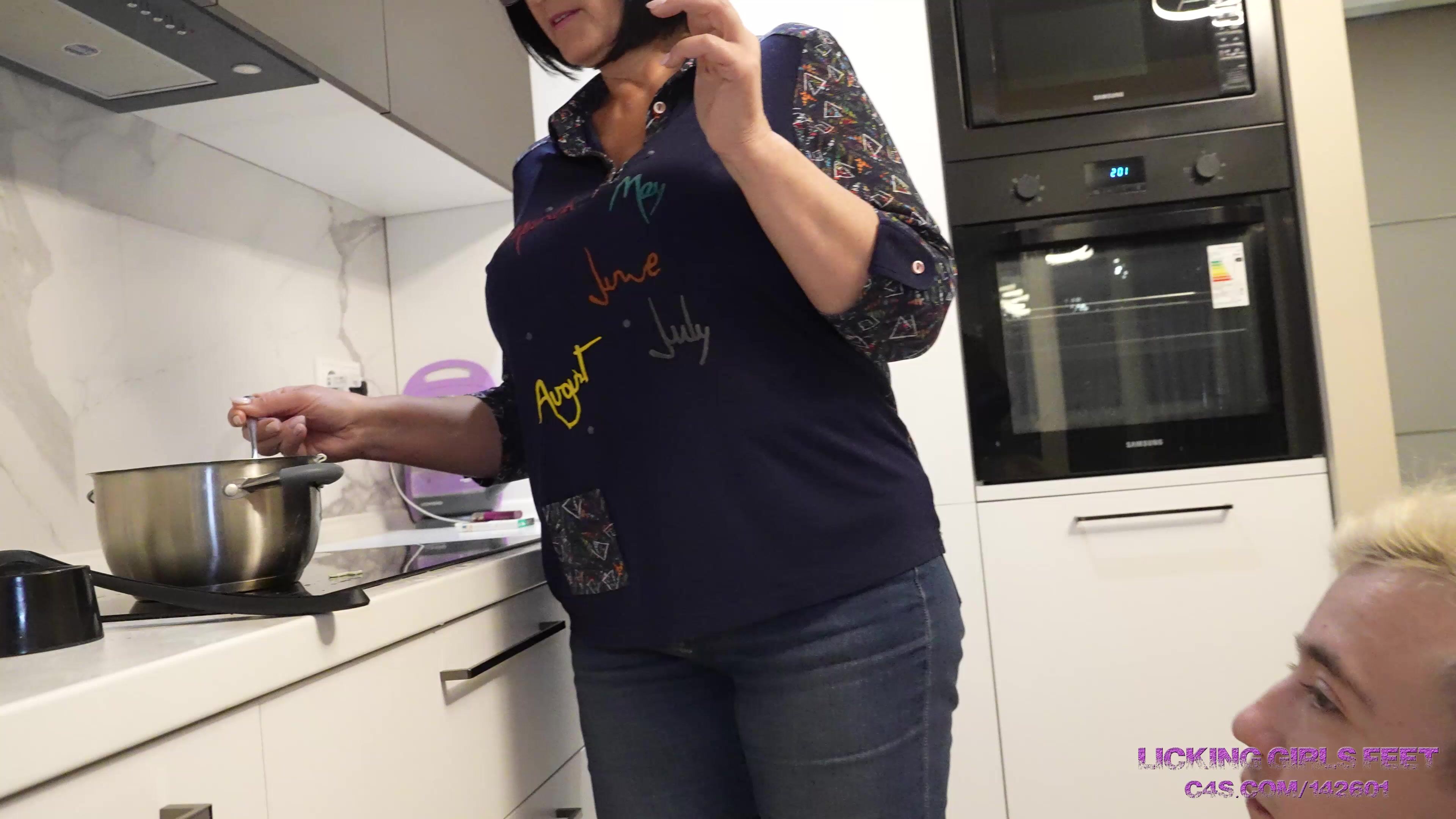 ANGELA, LORA and SALMA - Wonderful dinner for a loser