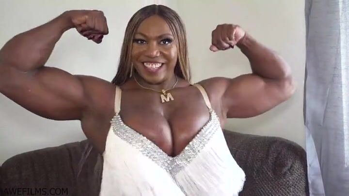 Carla María giant
