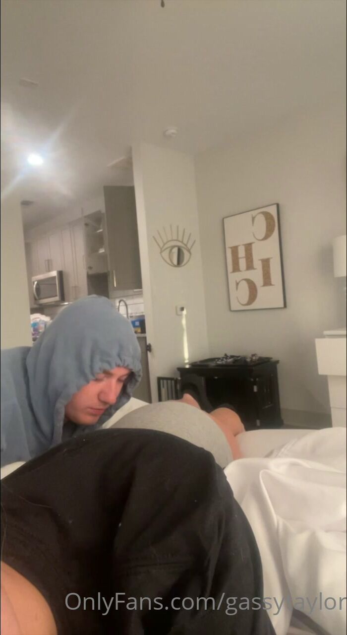 Gassy Taylor - Farting 4