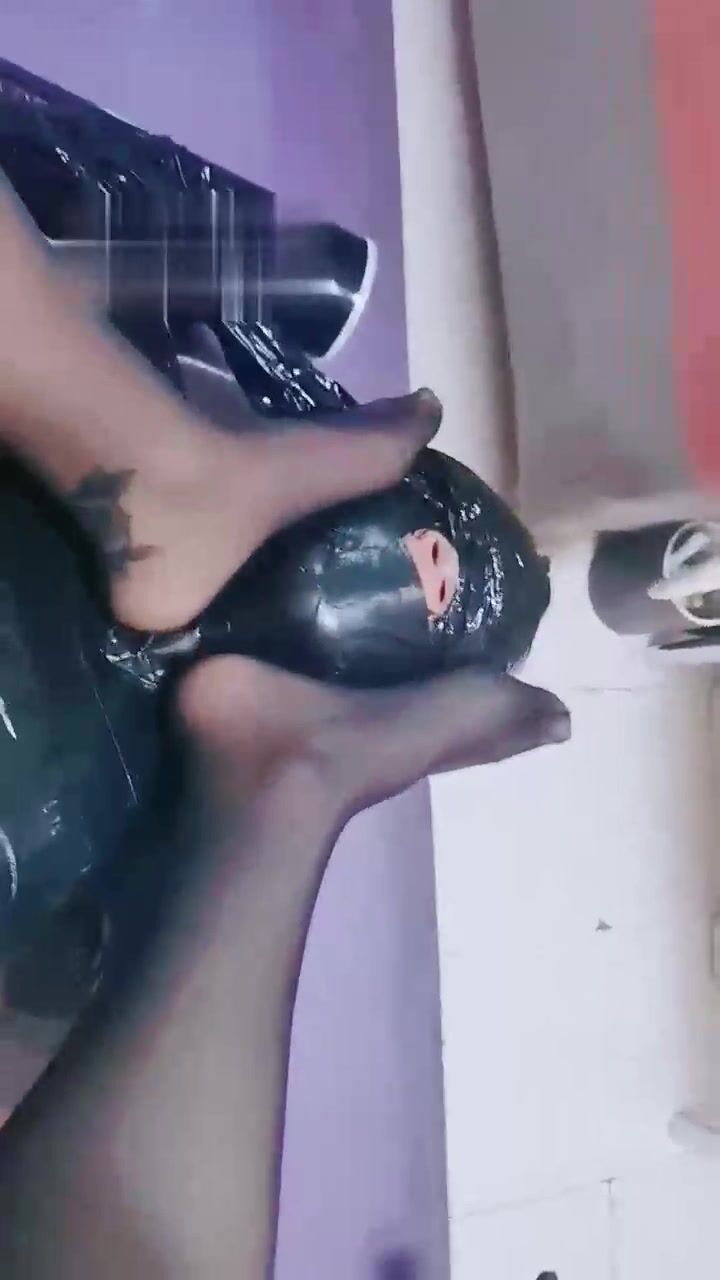 foot smell fecesitting bondage mummy