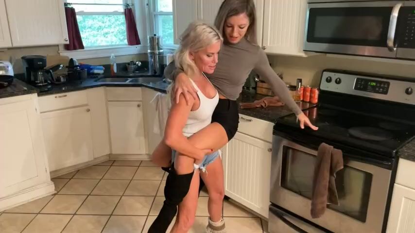 Tatiana Steele lifts Lora Cross