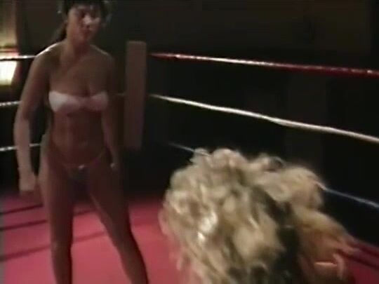 Noelle vs Julie Amazonen Sports