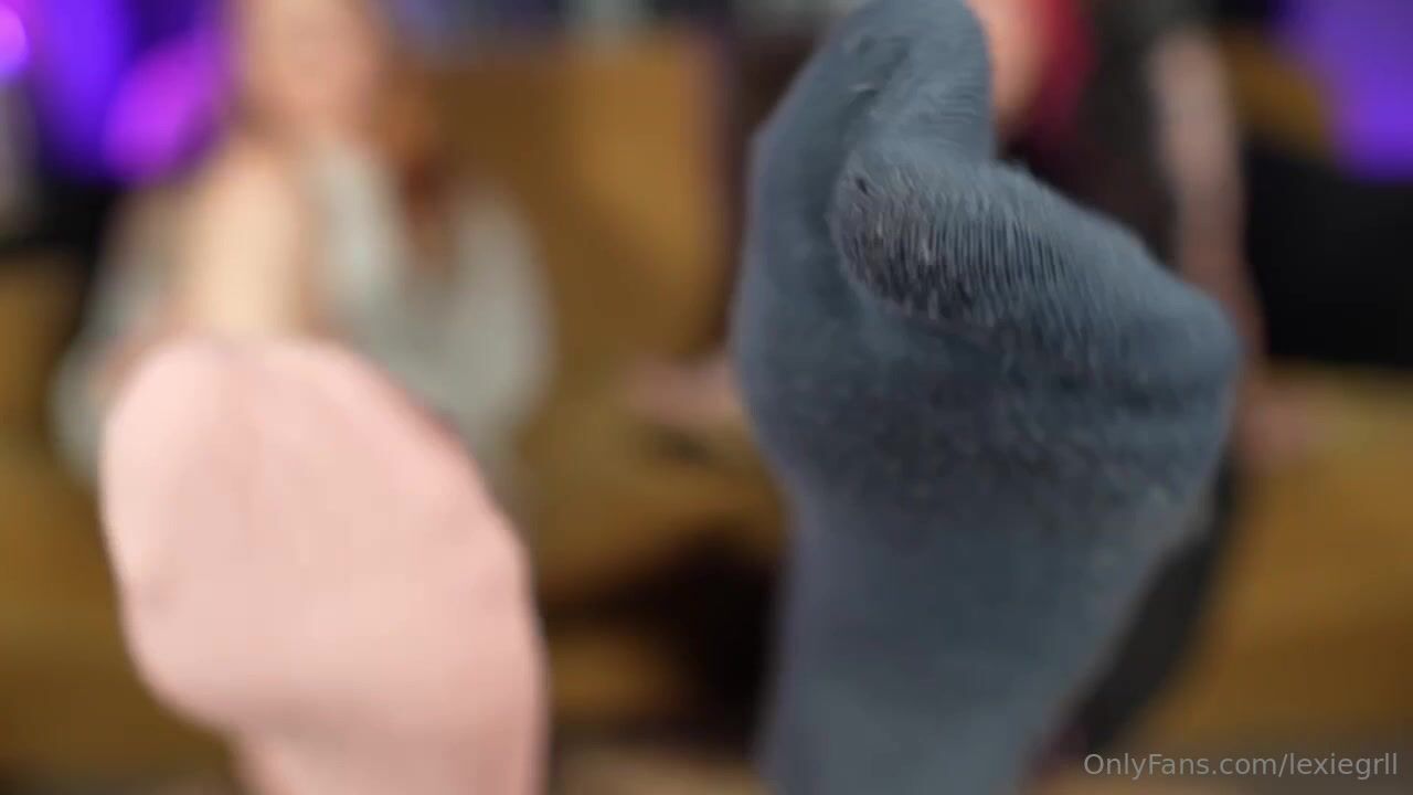 Lexiegrll and gracefulgrace sweaty foot joi