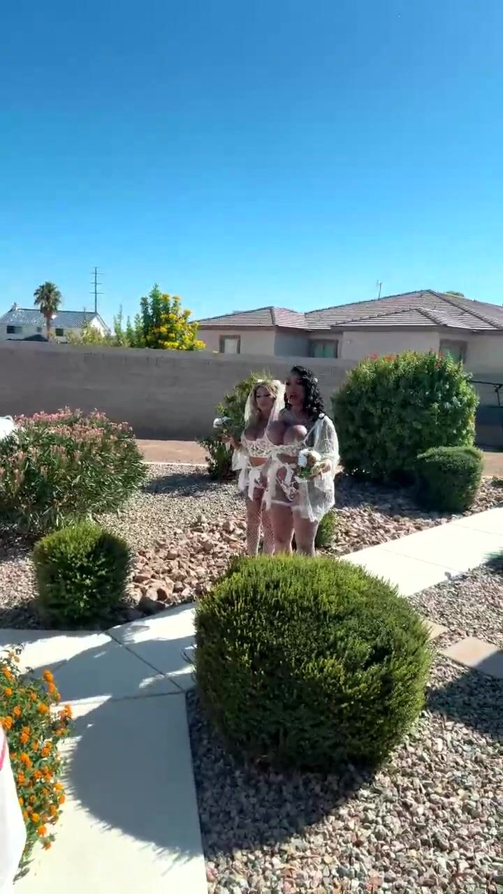 Live from Ava Devine and Kitana's wedding