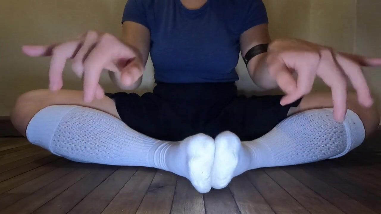 EnchatressArwyn-Sock Therapy