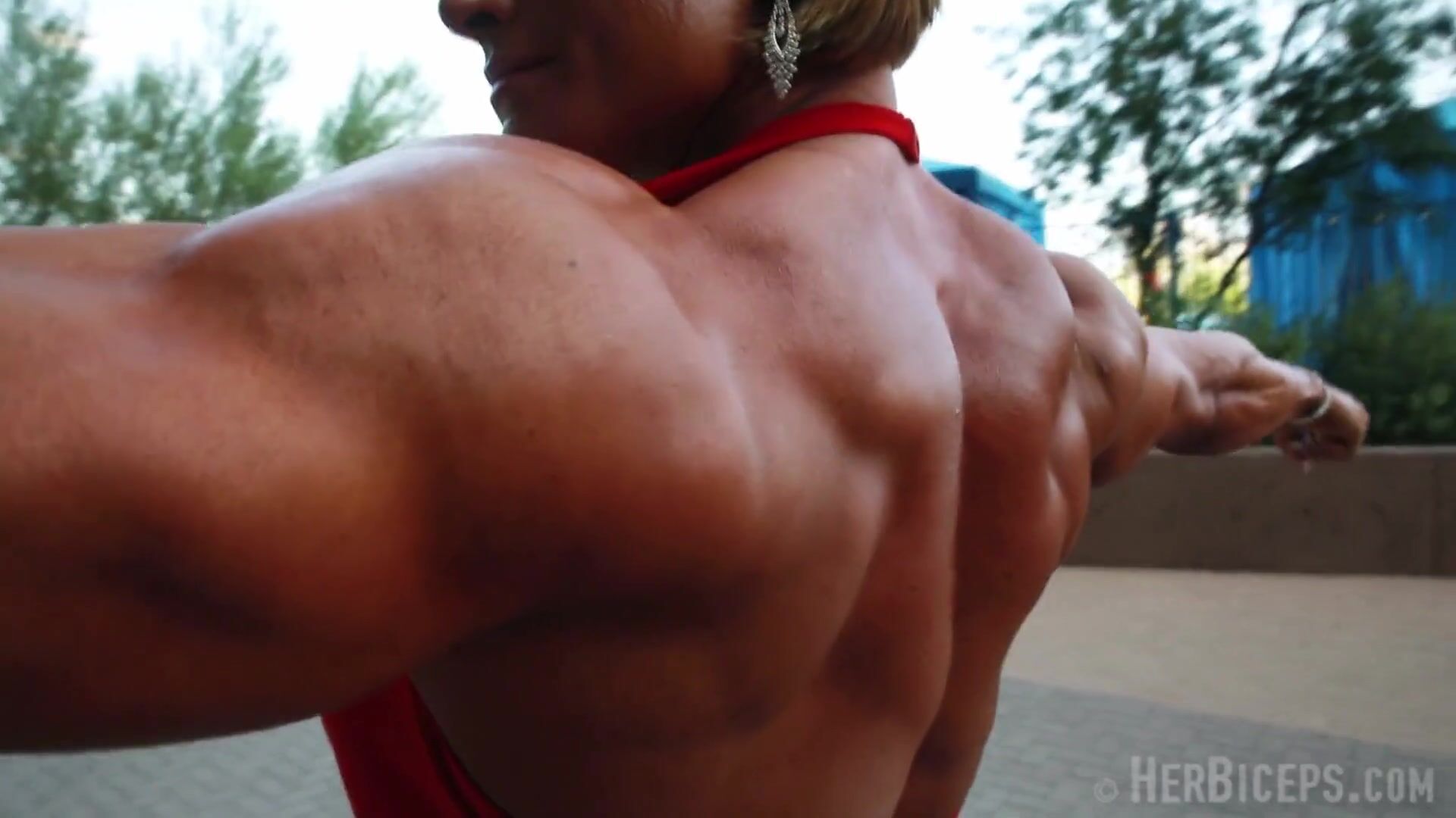 unleased fbb posing