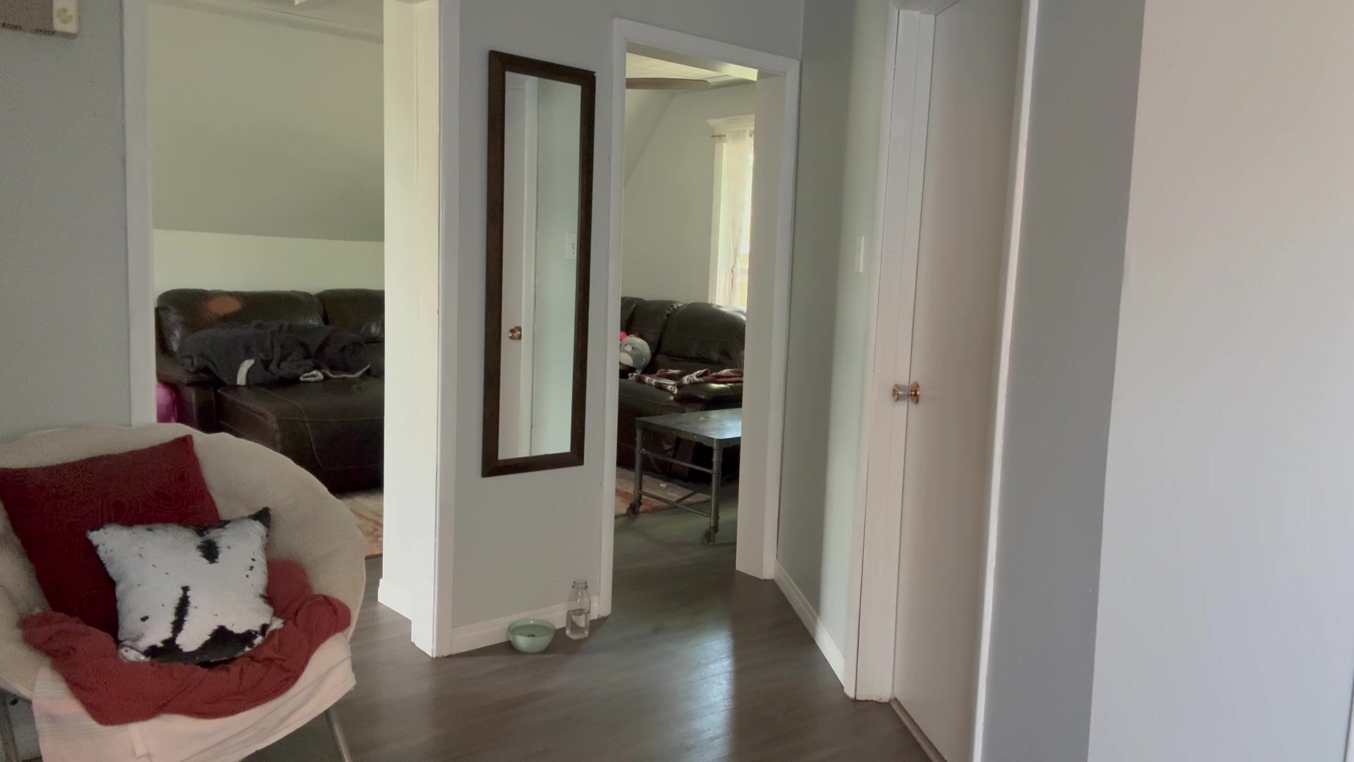 ENF lady locked out of her room 4