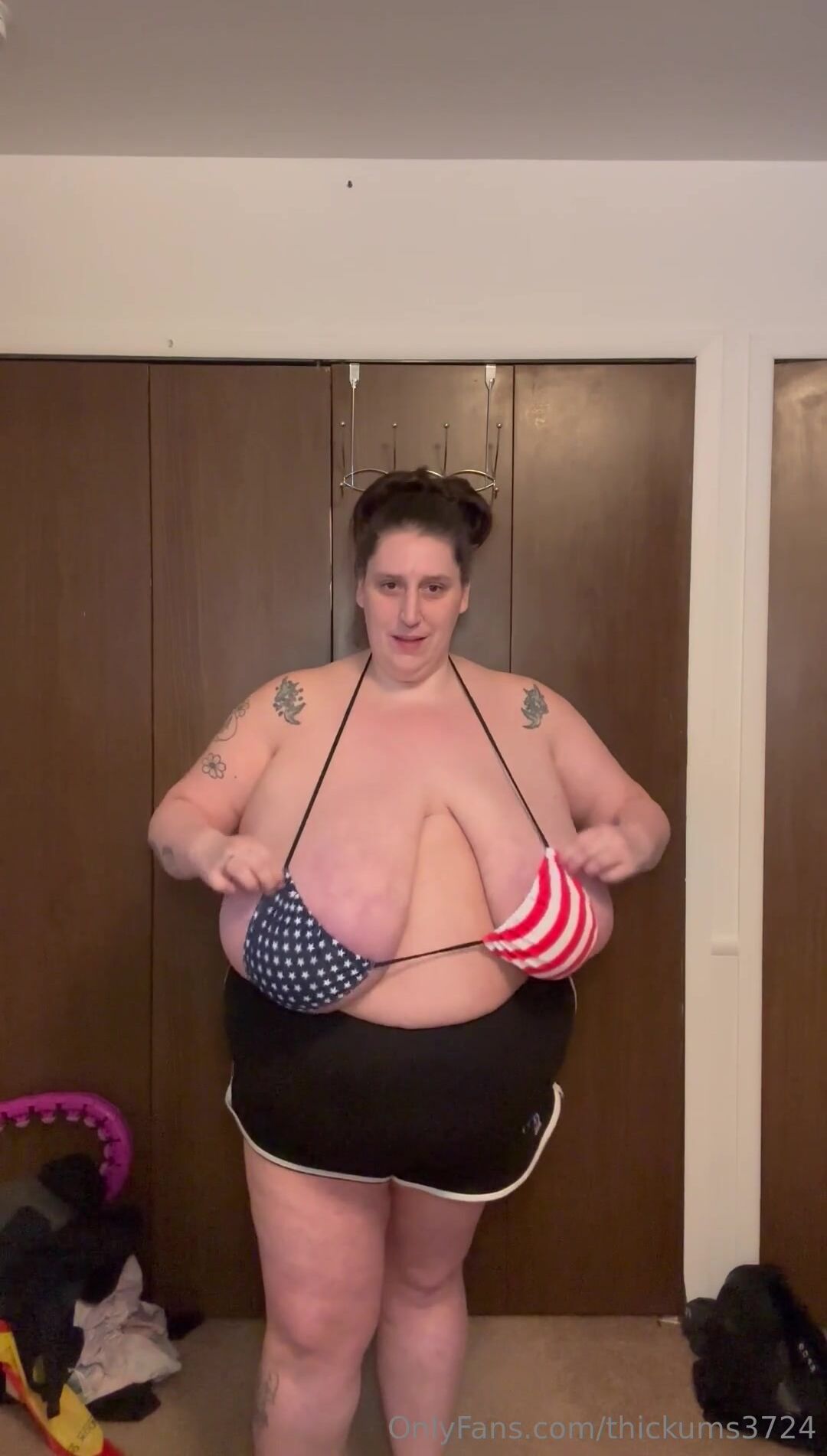 Thickums3724 Massive Hanging Tits
