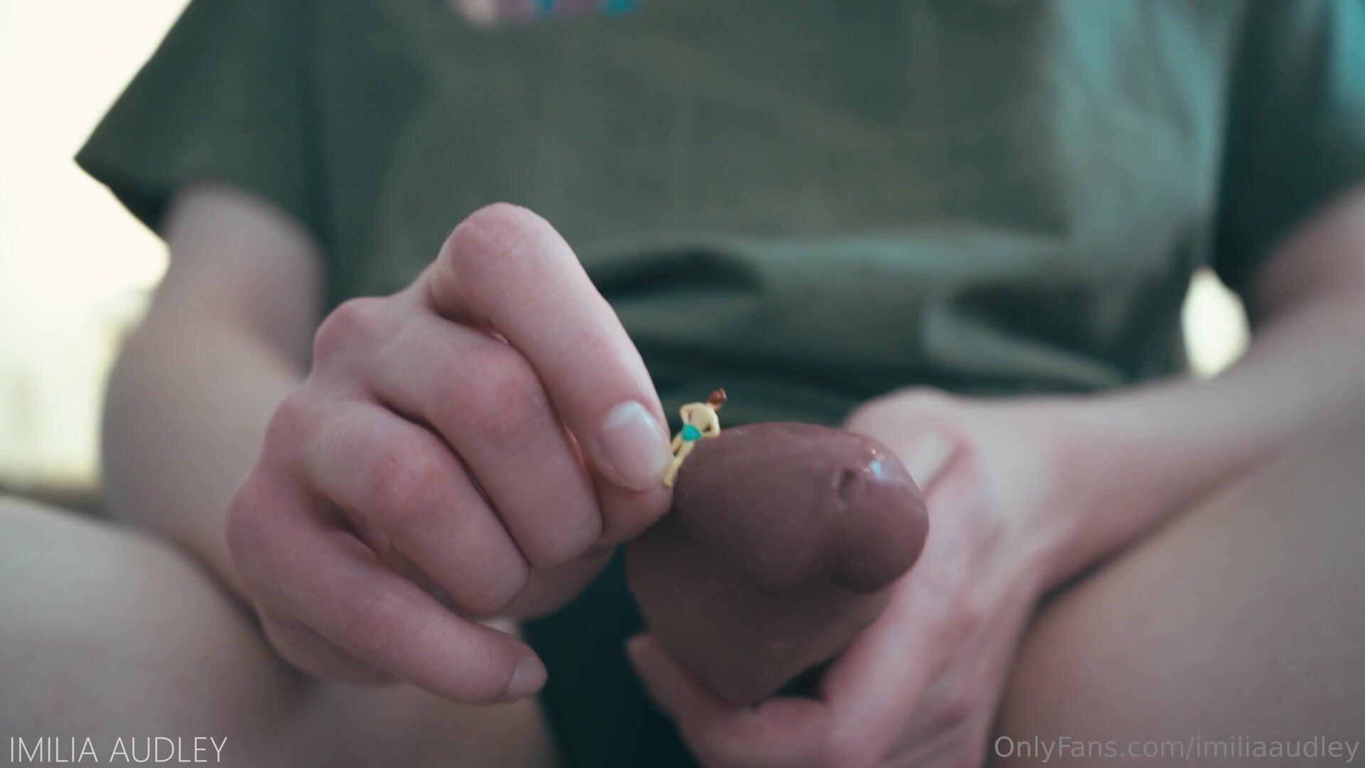 Imilia Audley - Mealtime with step-mom futa giantess