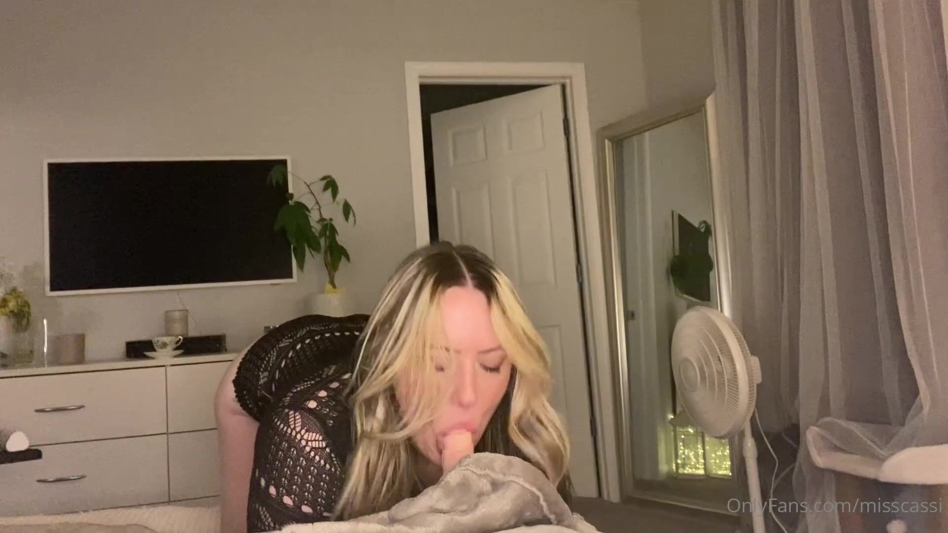 Cassi ASMR
