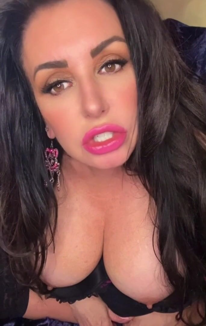 Onlyfans milf solo