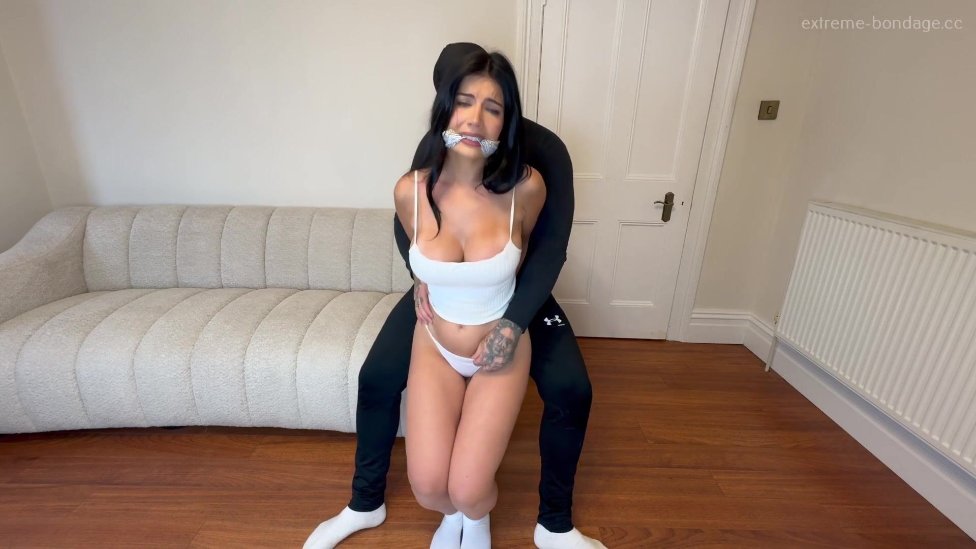 Tatti Roana Bondage