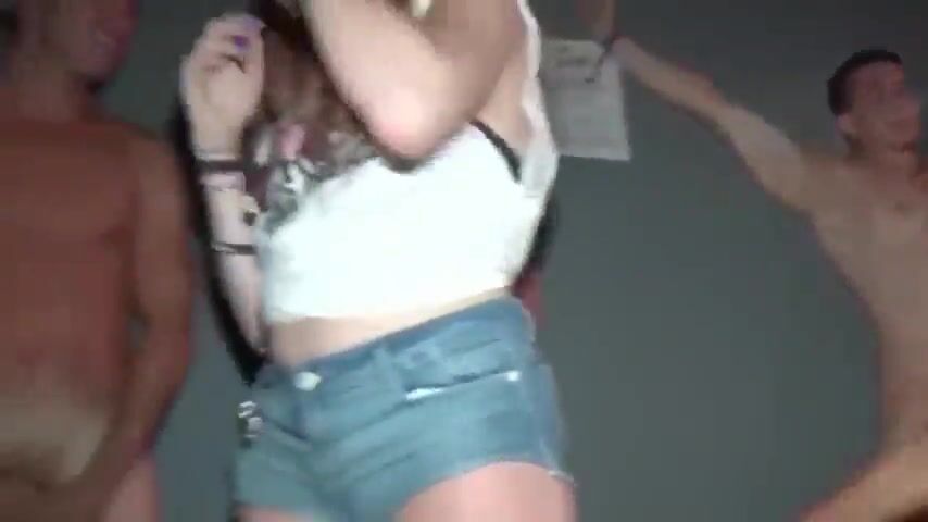 UK Club Girls - Laugh at Small Penis