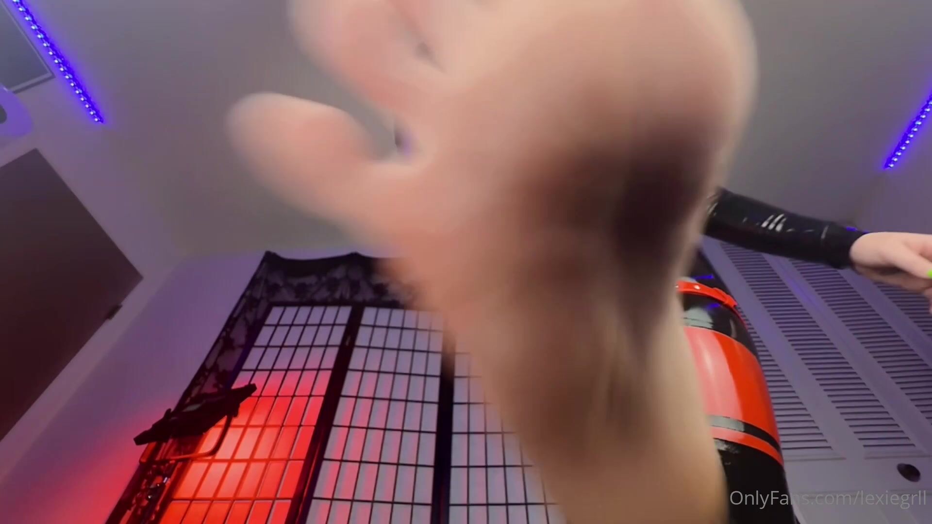 lexiegrrl - Tiny Shiner