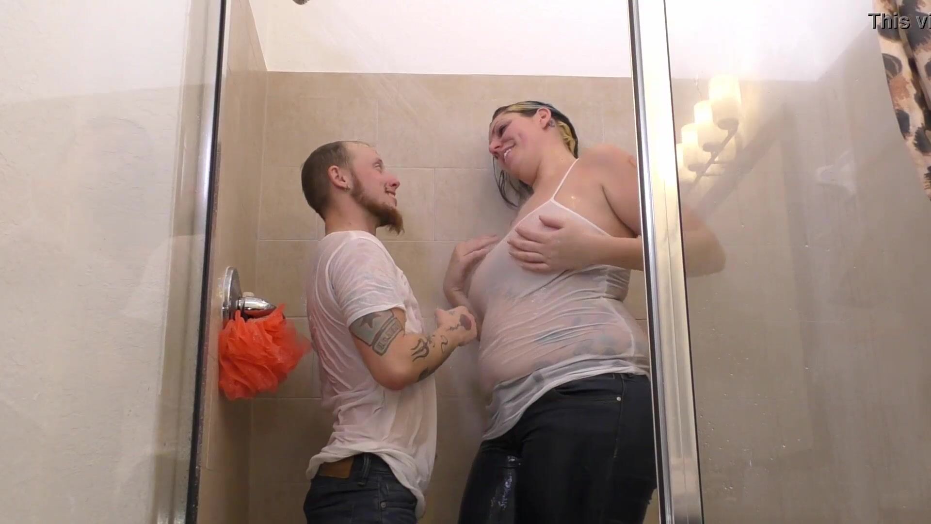 Tall Vanessa Lift Carry 05