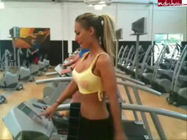 Aileen_Taylor_-_beim_Fitnesstraining