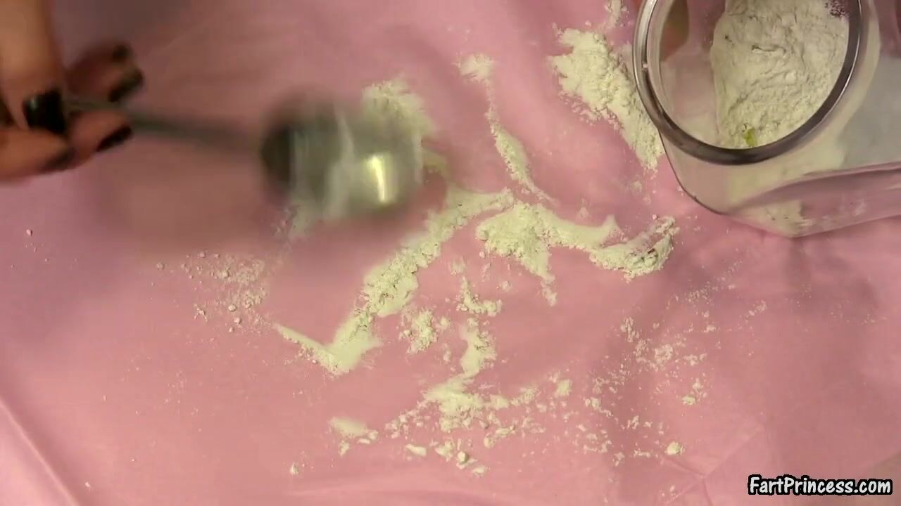 Giantess Princess Kristi farting on tiny slaves