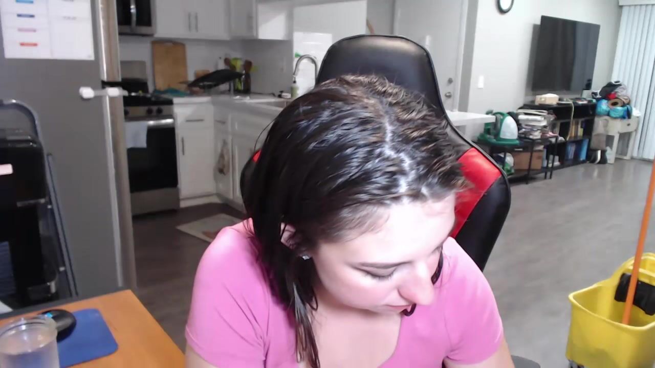 Jewelnel Is your pregnant maid