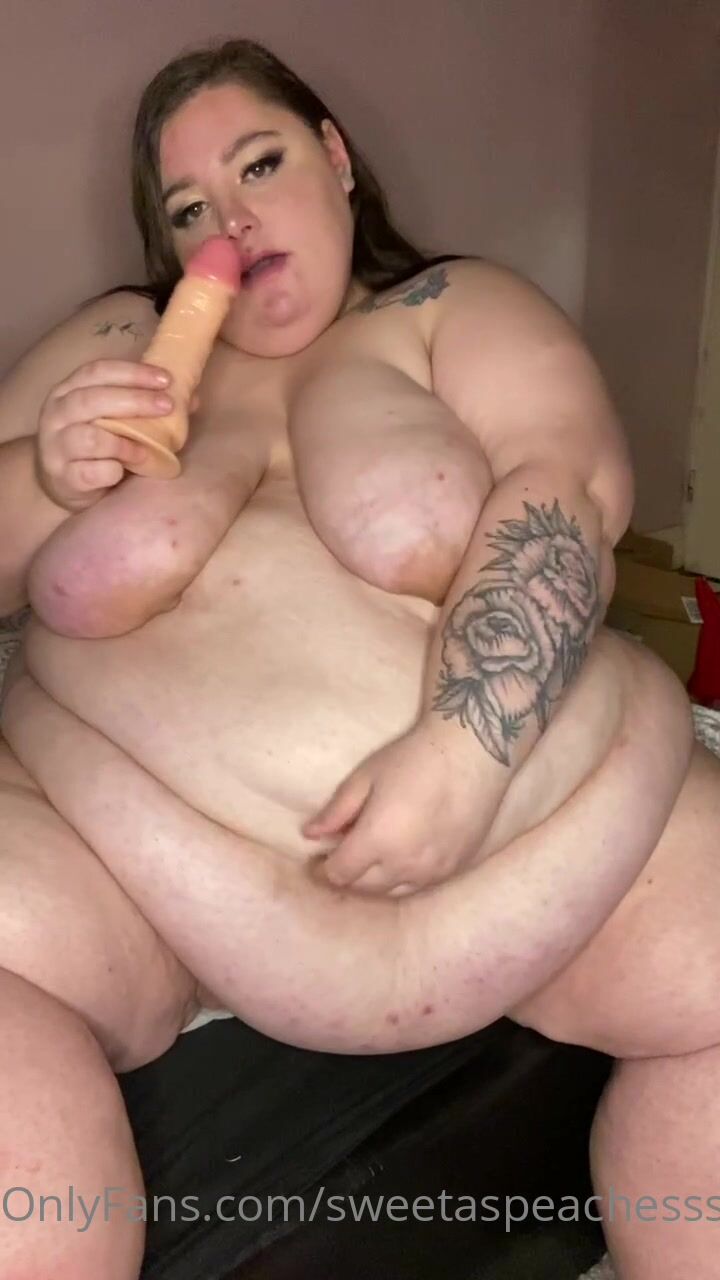 Sweetaspeaches toy belly play