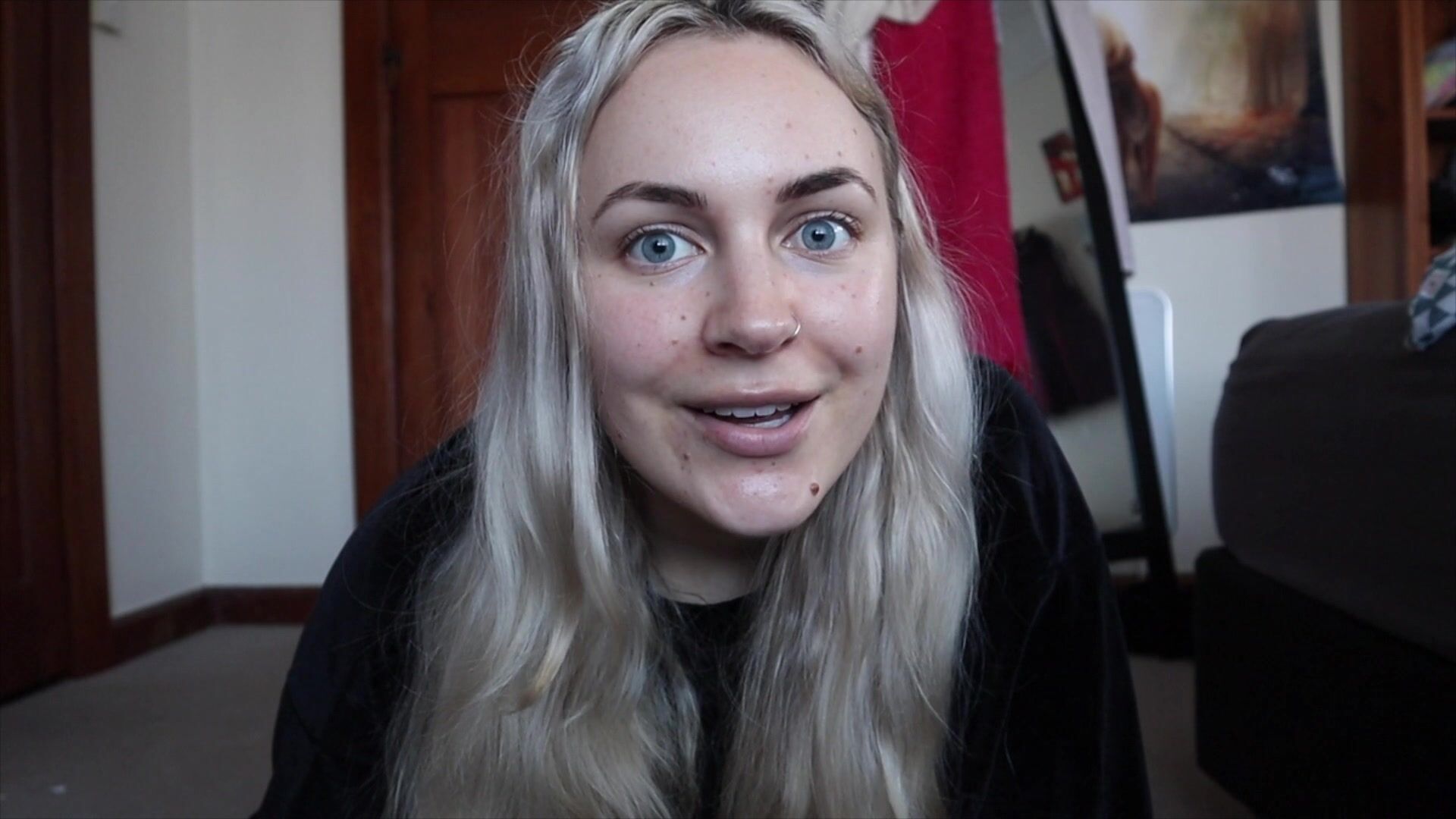 C4SWitch shrinks down her nosy roommate and devours her