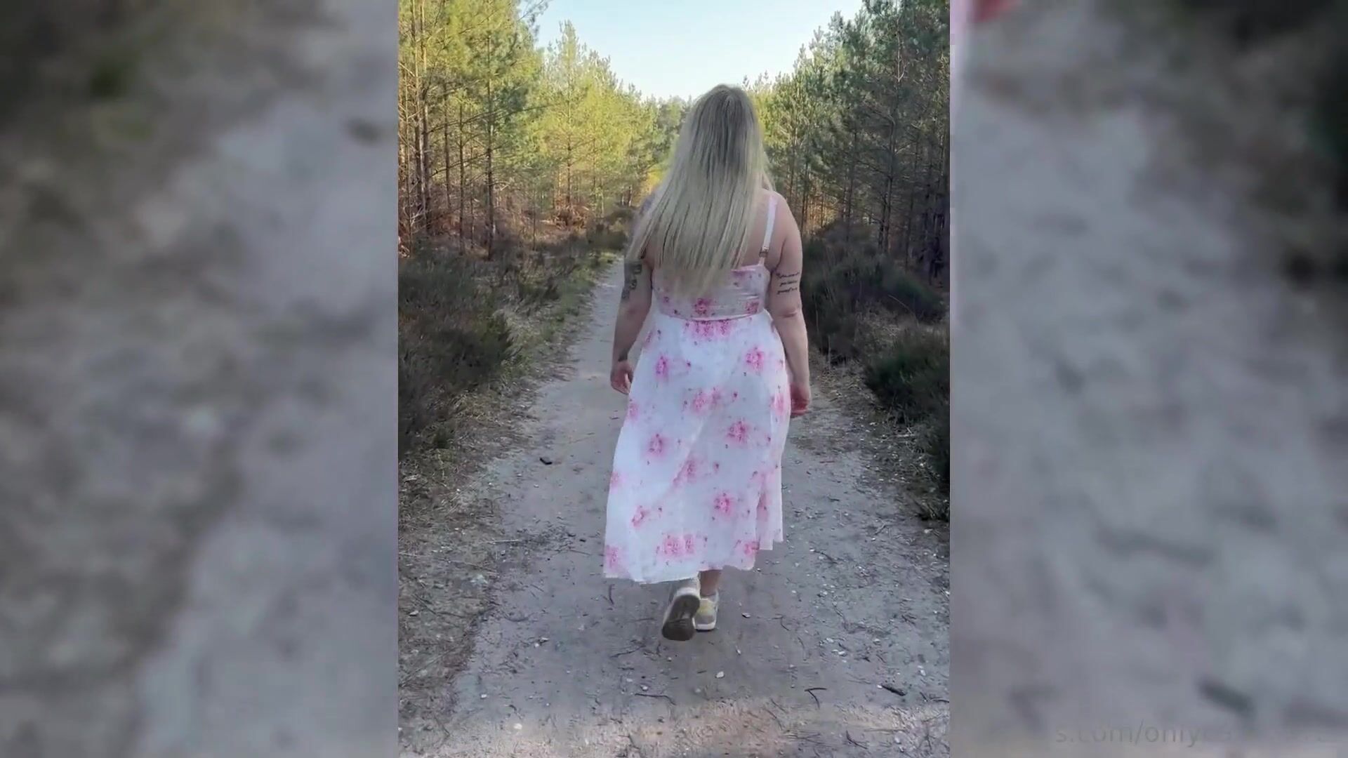 MissPoisonCandi Forest farts