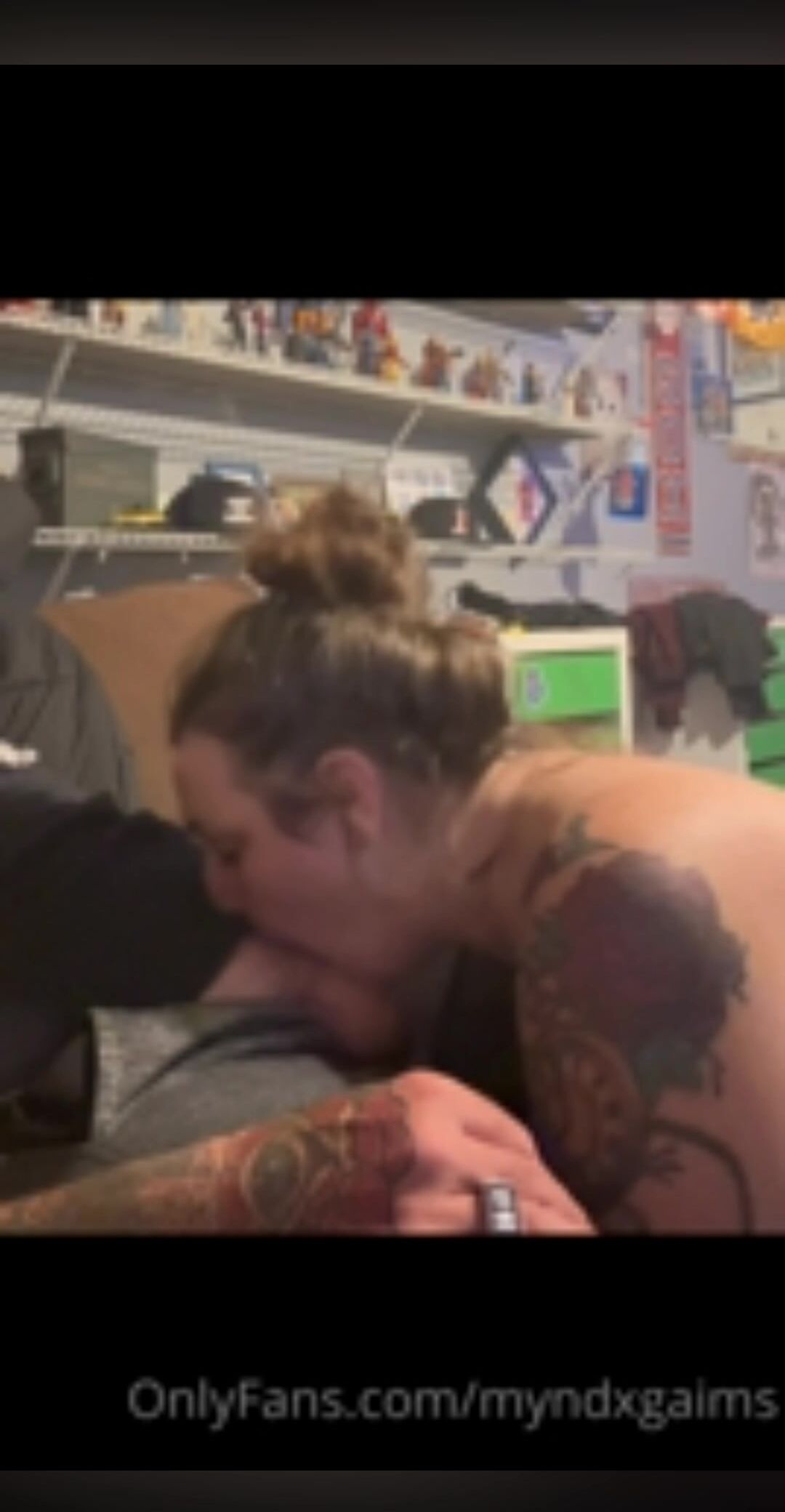 MyndxGaims tattooed chubby milf no hands blowjob CIM swallow