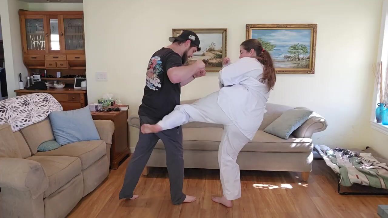 Taekwondo girl kicks beatdown