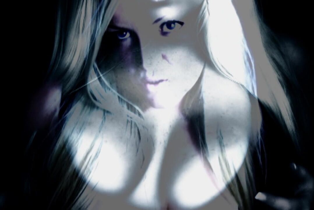 Goddess Heidi White Devil