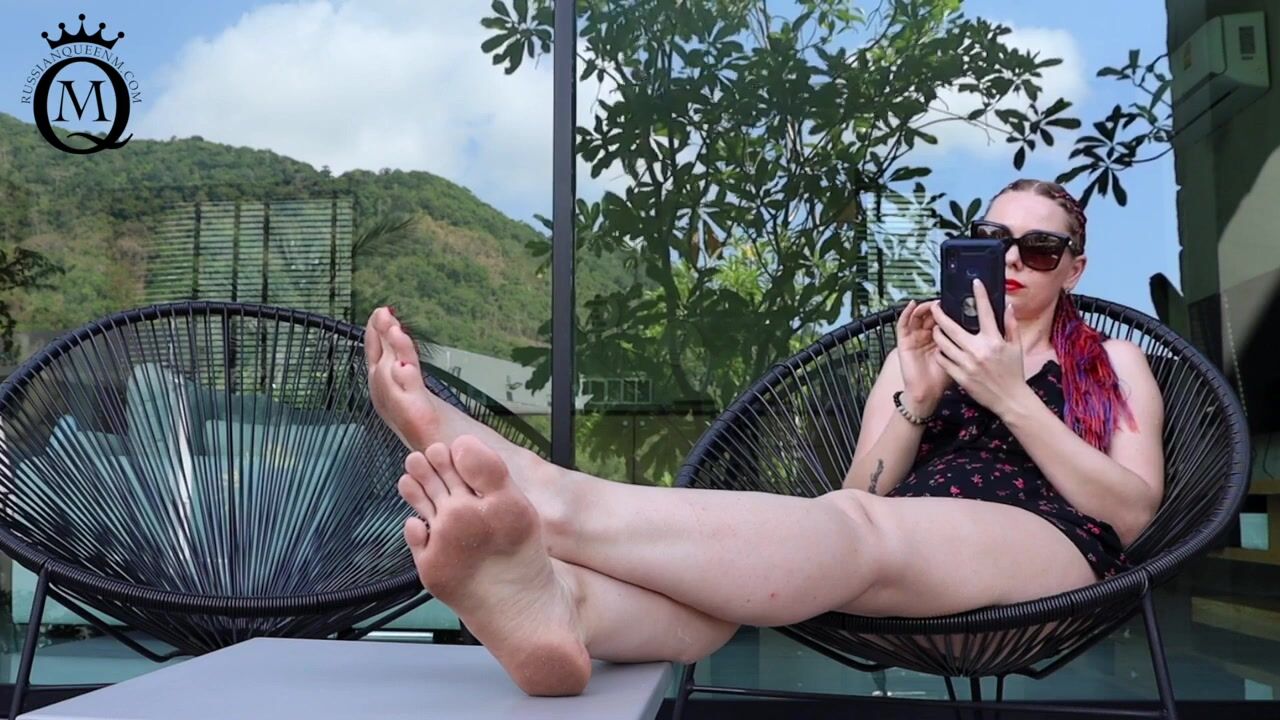 RussianQueenM - Dirty Soles and Long Toes Worship