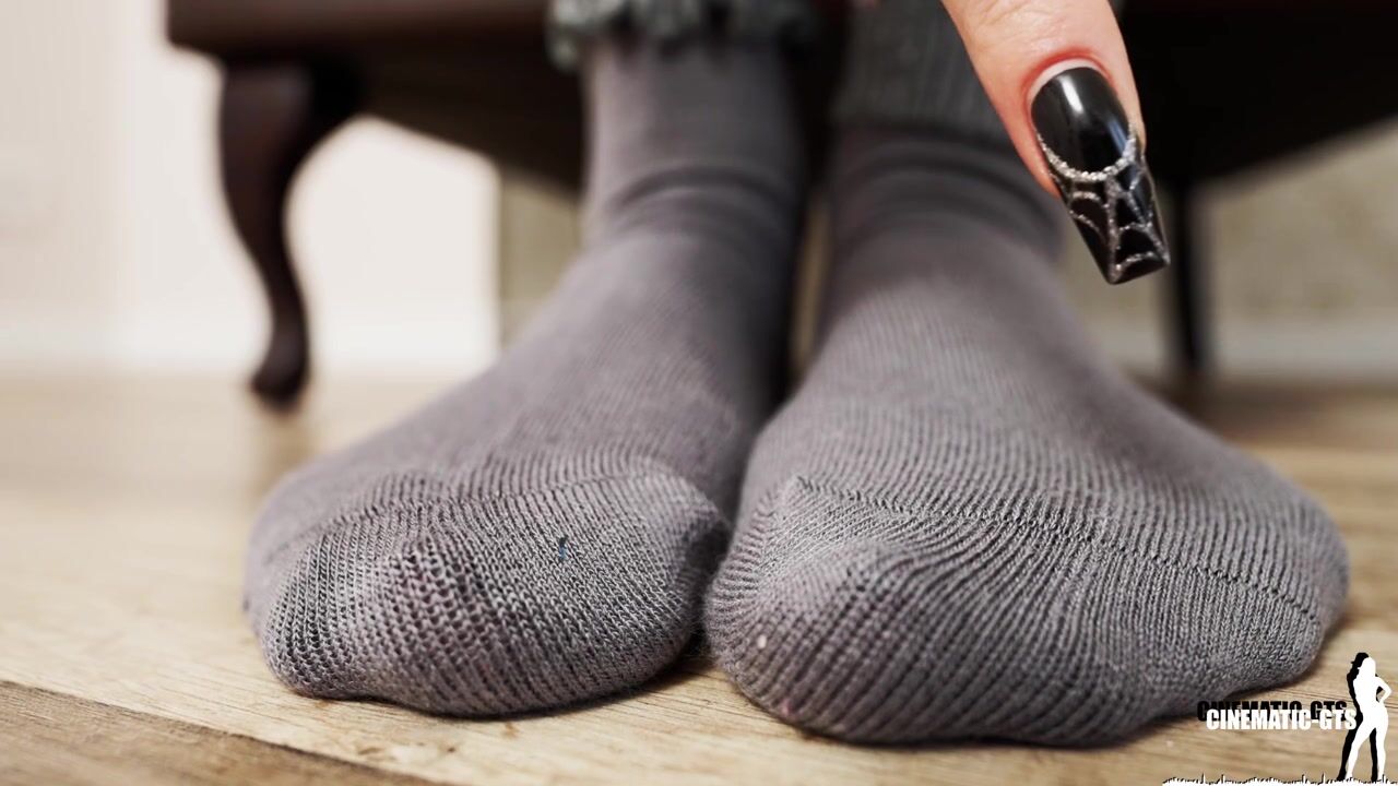 Giantess Green Queen