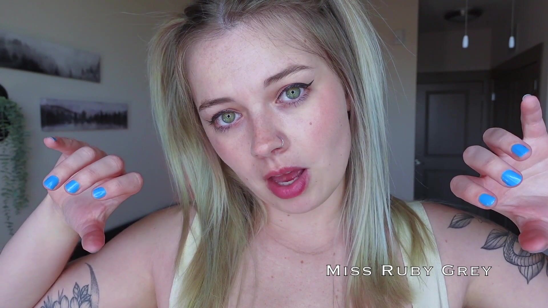 Miss Ruby Grey - Lick His Ass