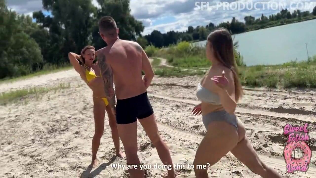 Sweetfeltishland Incident on a beach