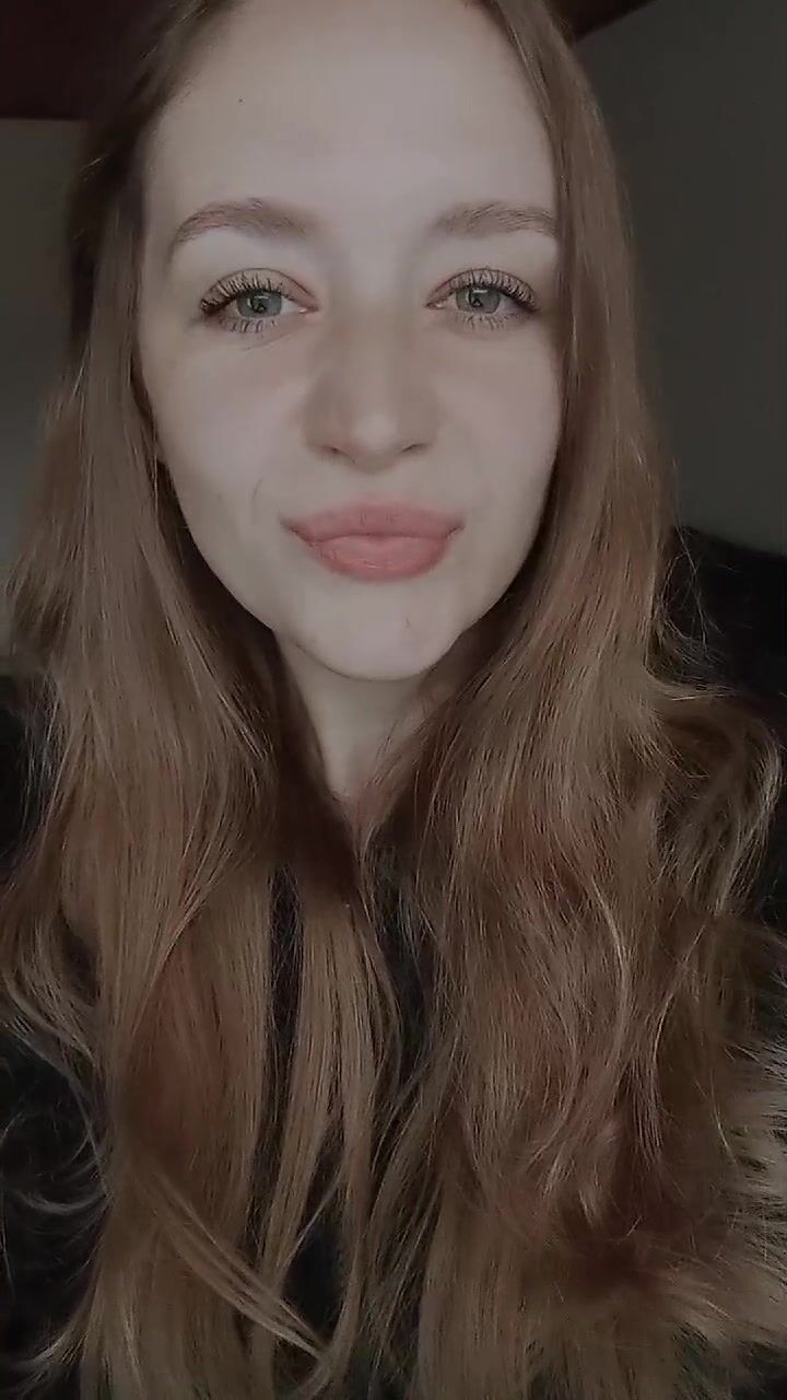 White Giantess teases you