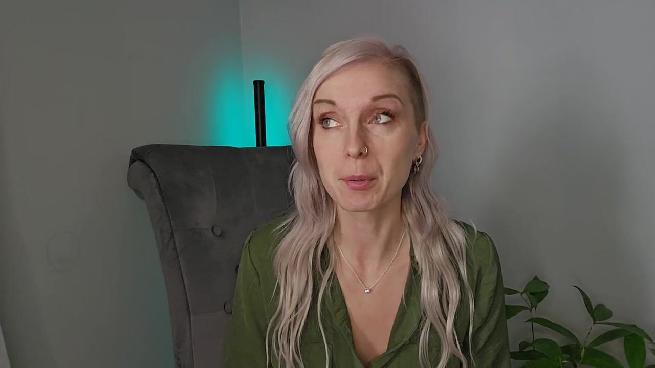 Lexi Snow – Giantess Teacher