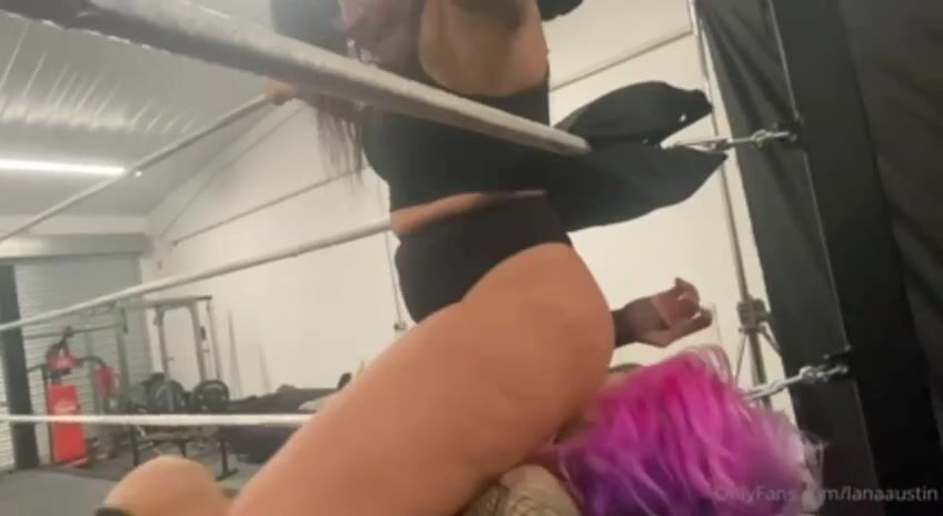 Lana Vs Roxxy