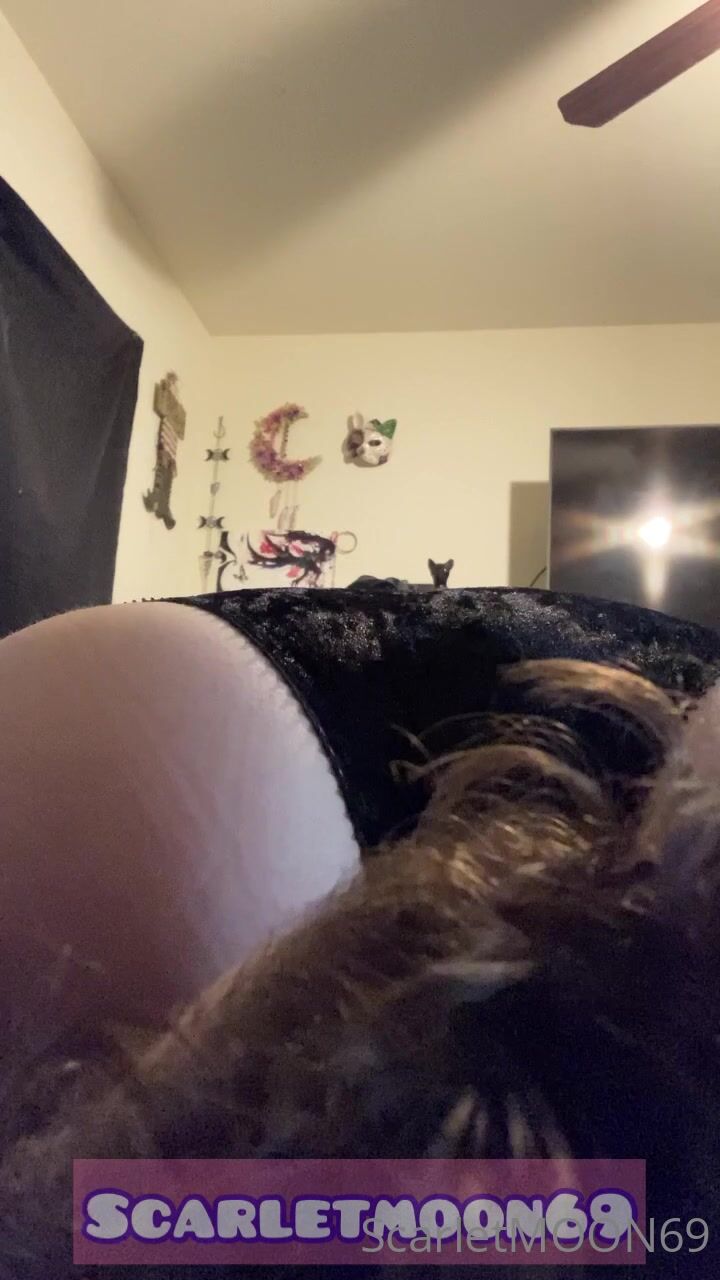 Scarlet Moon face fart black panty